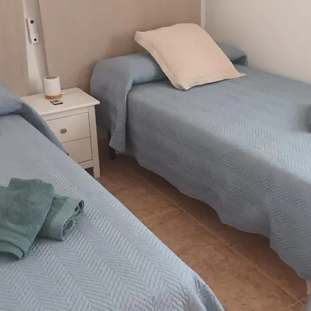 Adosado Con Piscina En 6p *